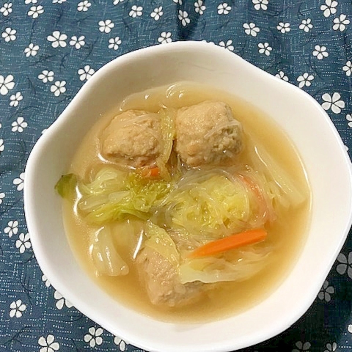 肉だんごと白菜と春雨のスープ レシピ 作り方 By けいちゃん088 楽天レシピ 肉だんごと白菜と春雨のスープ レシピ 作り方 By けいちゃん088 楽天レシピ